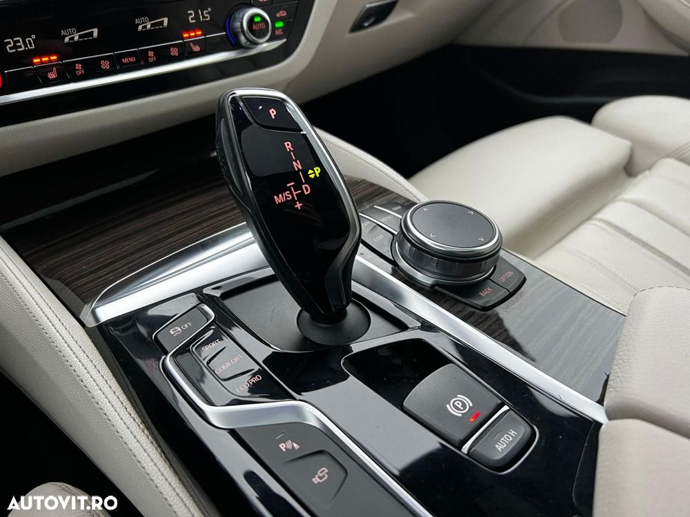 BMW Seria 5 520d xDrive AT - 15