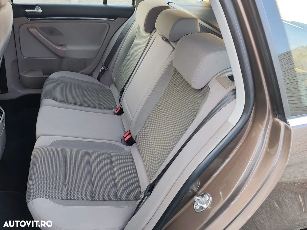 Volkswagen Golf - 15