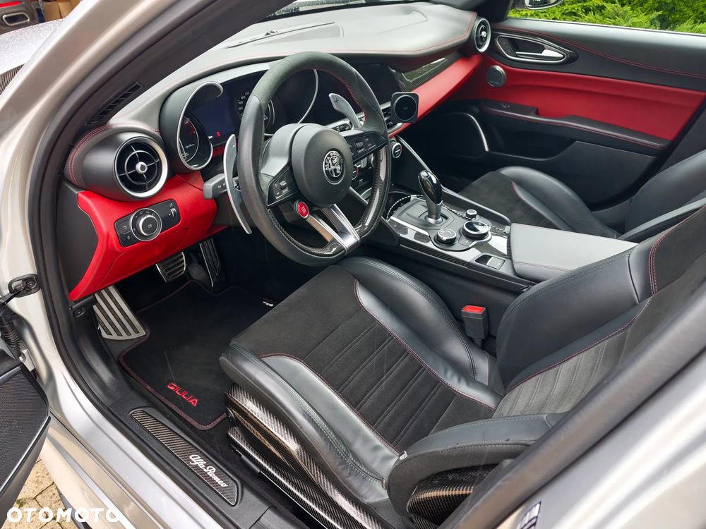 Alfa Romeo Giulia 2.9 V6 Bi-Turbo AT8 Quadrifoglio - 33