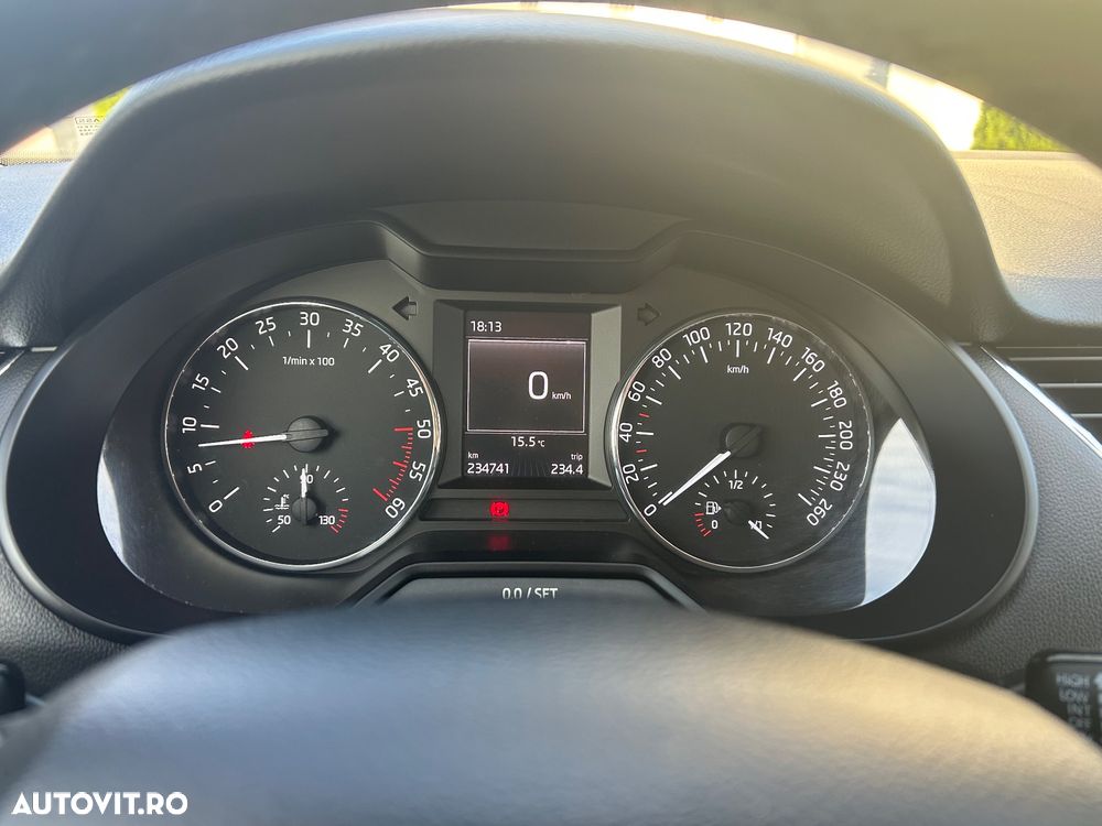 Skoda Octavia 2.0 TDI ELEGANCE - 4