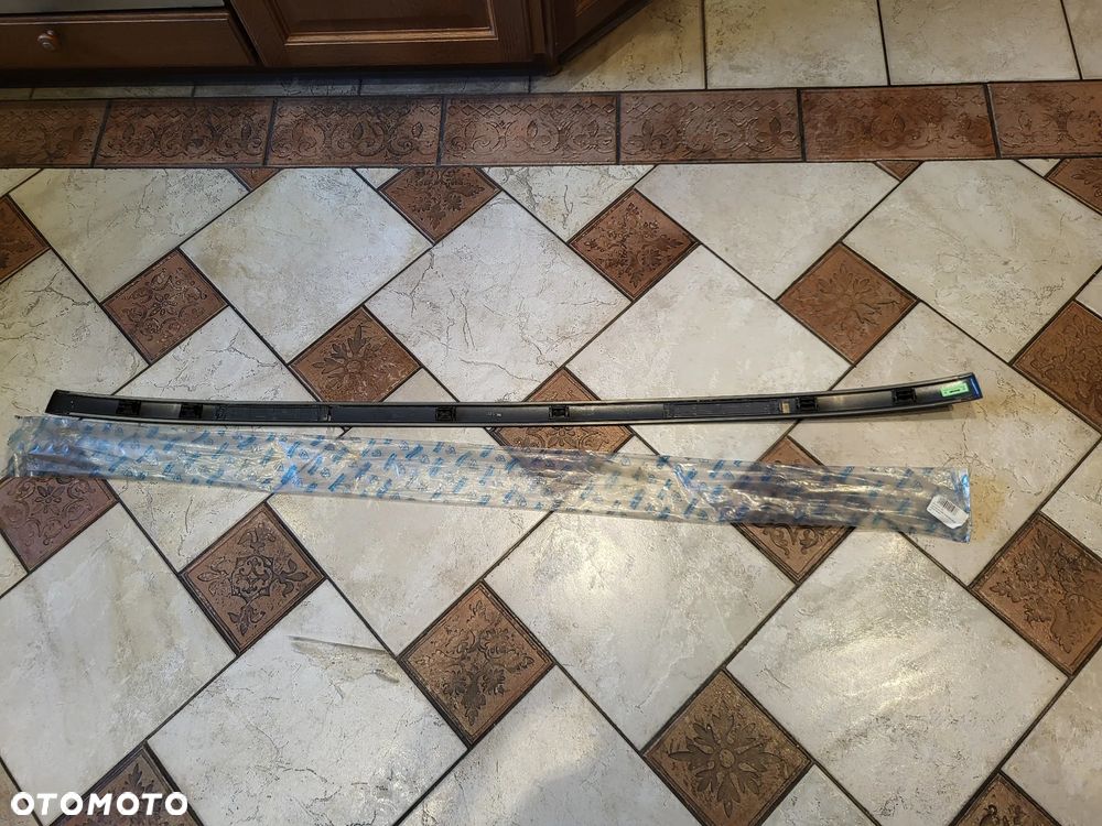 LISTWA DACHU DAEWOO NEXIA SEDAN Prawa