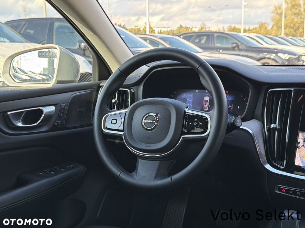 Volvo V60 Cross Country - 13