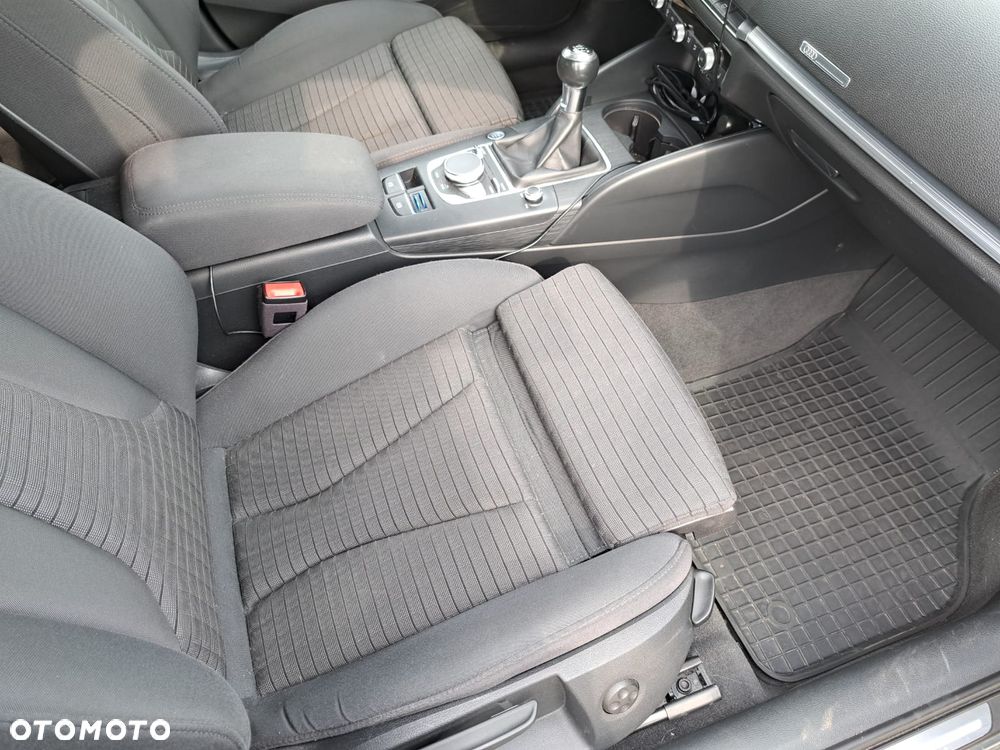 Audi A3 Sportback 30 TDI design - 10