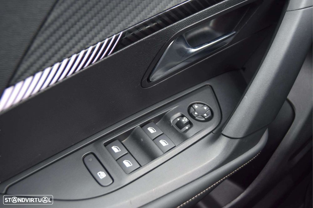 Peugeot 2008 1.2 Hybrid Allure e-DCS6 - 13