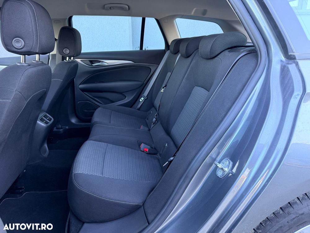 Opel Insignia ver-sports-tourer-1-5-diesel - 15