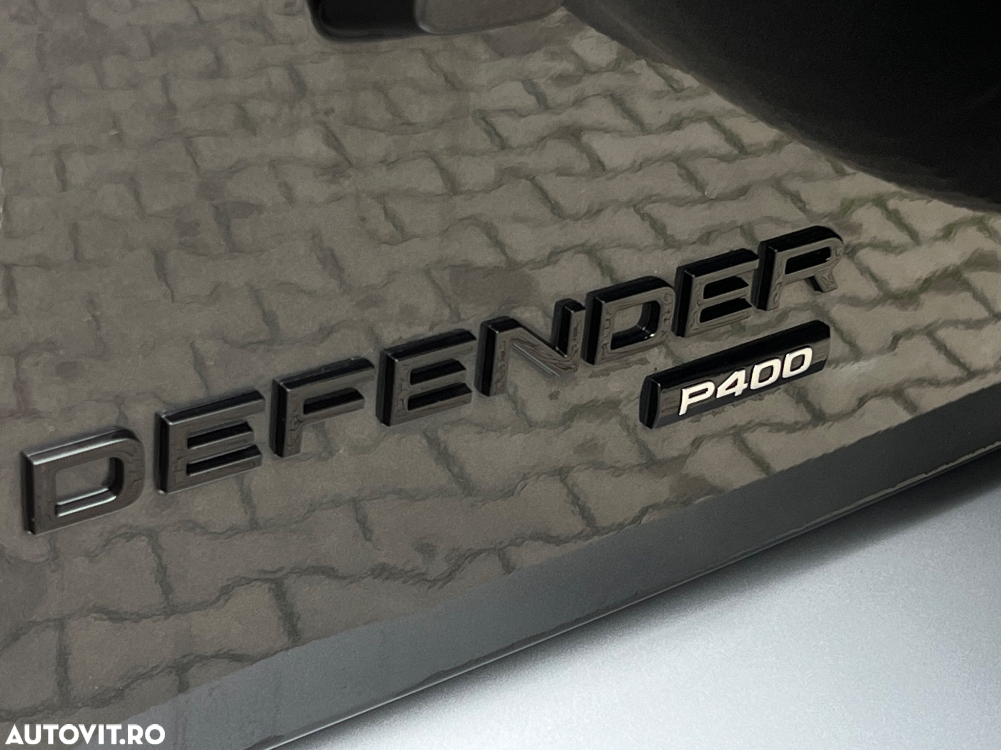 Land Rover Defender 110 3.0P 400 MHEV - 25