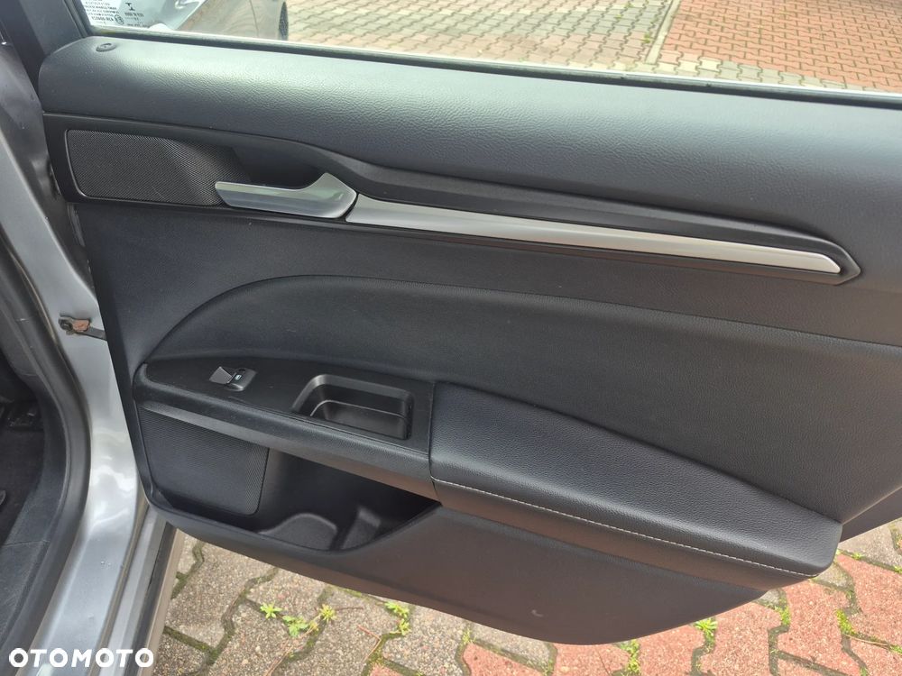 Ford Fusion 2.0 EcoBoost Titanium - 20
