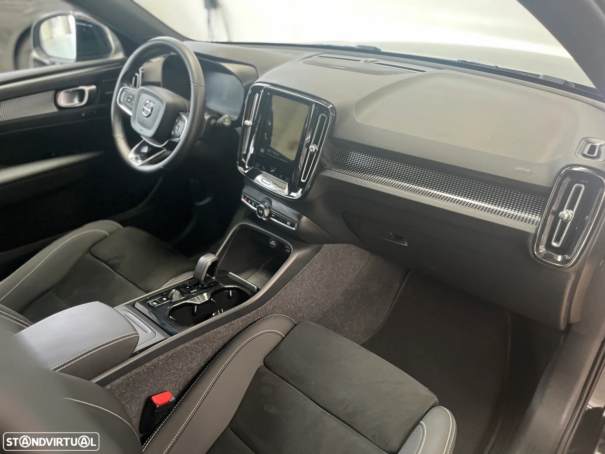 Volvo XC 40 1.5 T2 Plus Dark Auto - 21