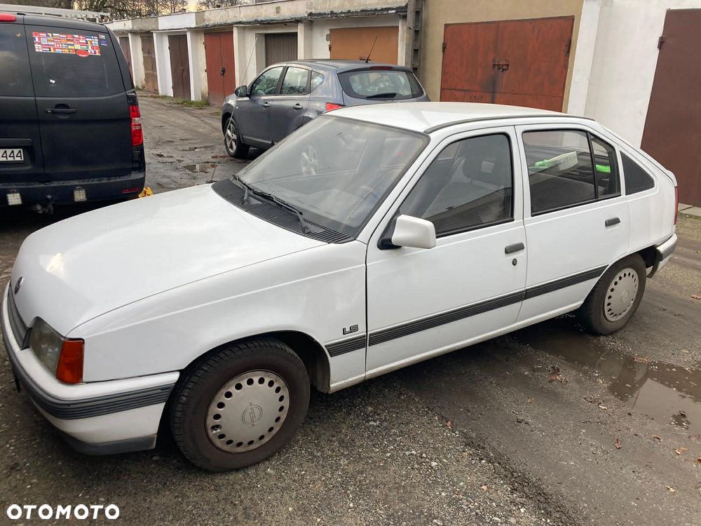 Opel Kadett 1.4 CS - 2