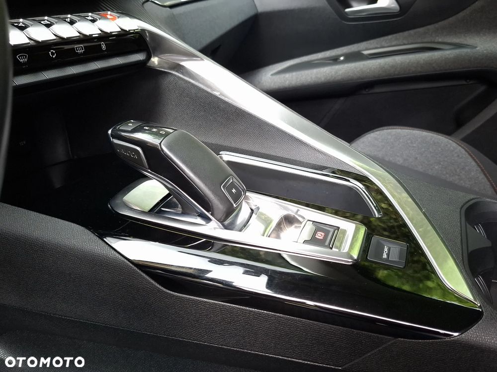 Peugeot 3008 BlueHDi 130 Stop & Start EAT8 Allure - 11