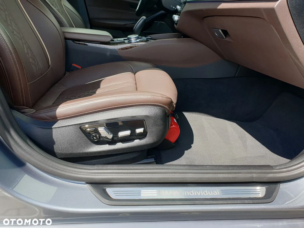 BMW Seria 5 530e iPerformance xDrive Luxury Line - 26
