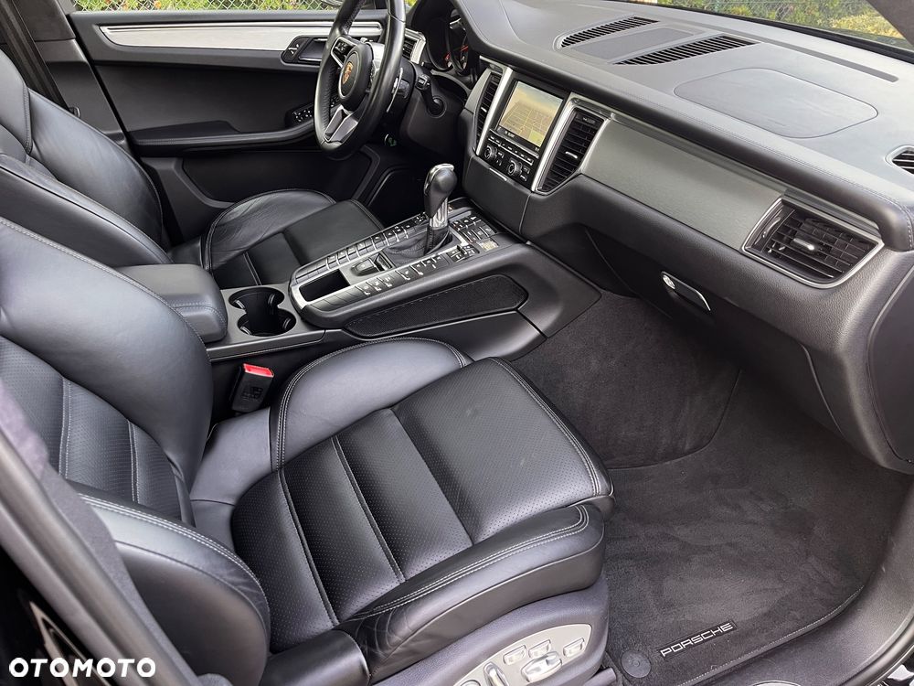 Porsche Macan Turbo PDK - 36