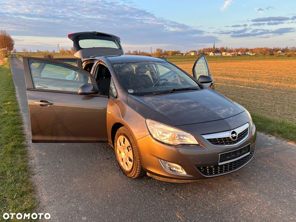 Opel Astra 1.6 Design Edition - 26