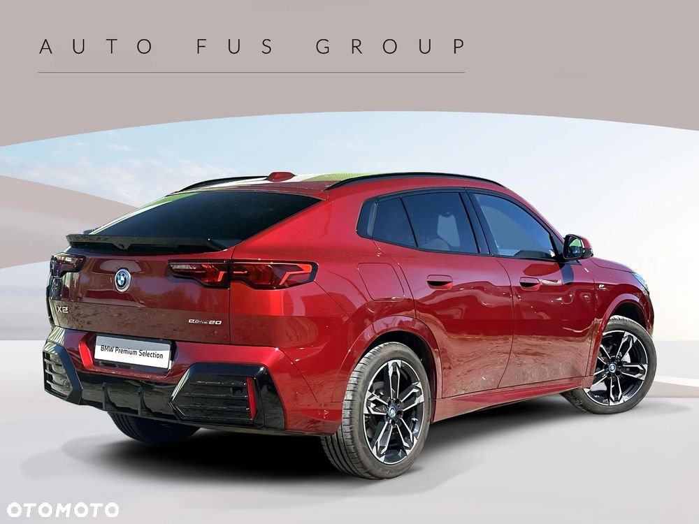 BMW iX2 eDrive20 66.5kWh M Sport - 6