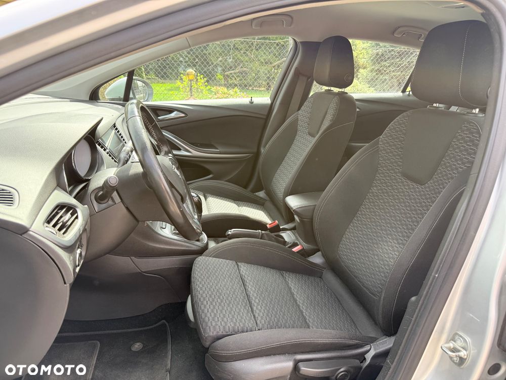 Opel Astra 1.6 D Start/Stop Dynamic - 8