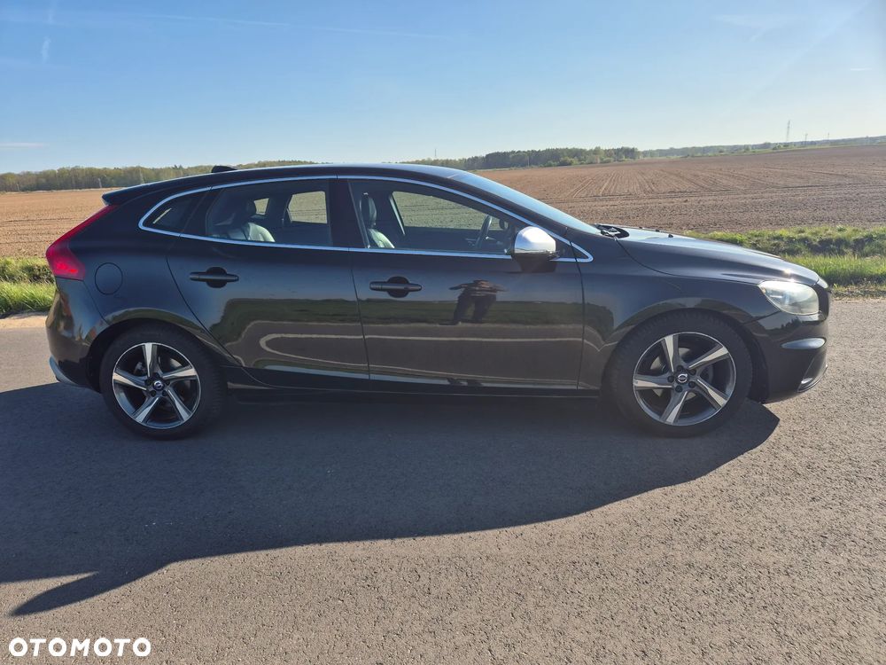Volvo V40 D2 R Design - 8