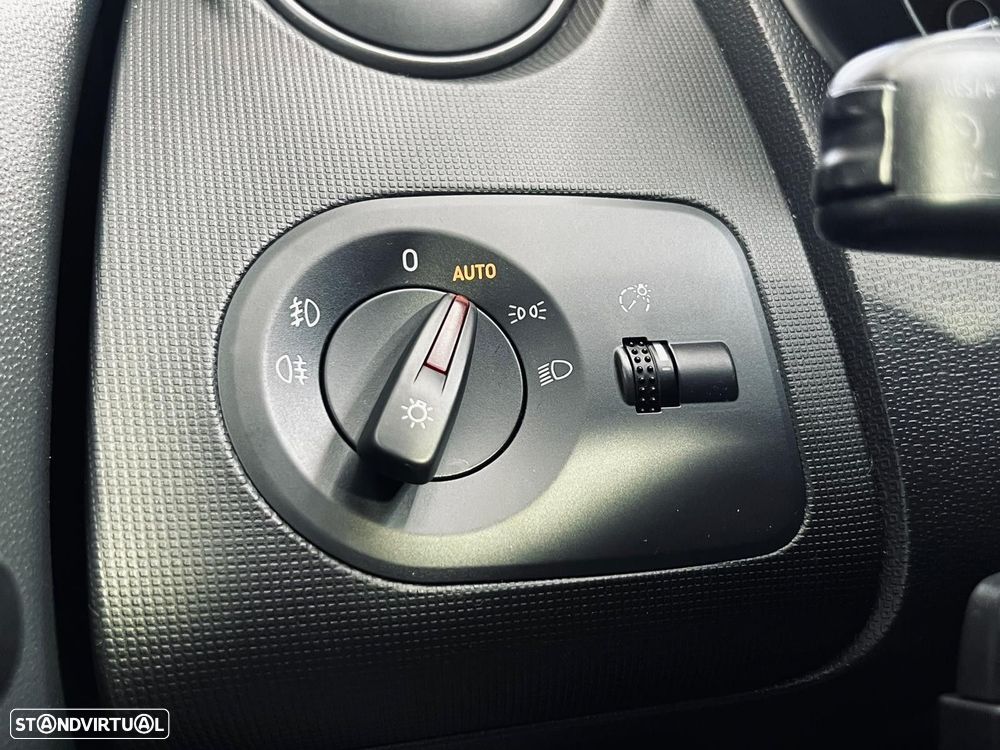 SEAT Ibiza 1.6 TDI FR - 33