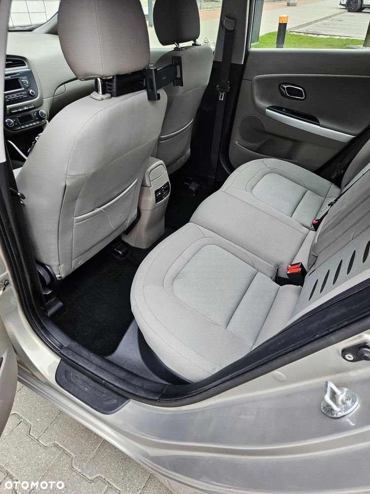 Kia Ceed 1.6 GDI L DCT - 9
