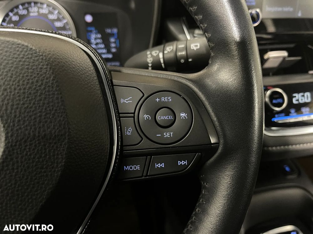 Toyota Corolla 1.8 Business Edition - 21