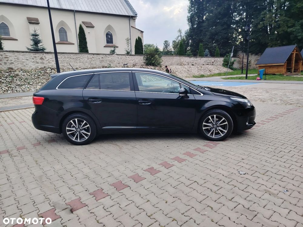Toyota Avensis 1.8 Sol NAVI - 4