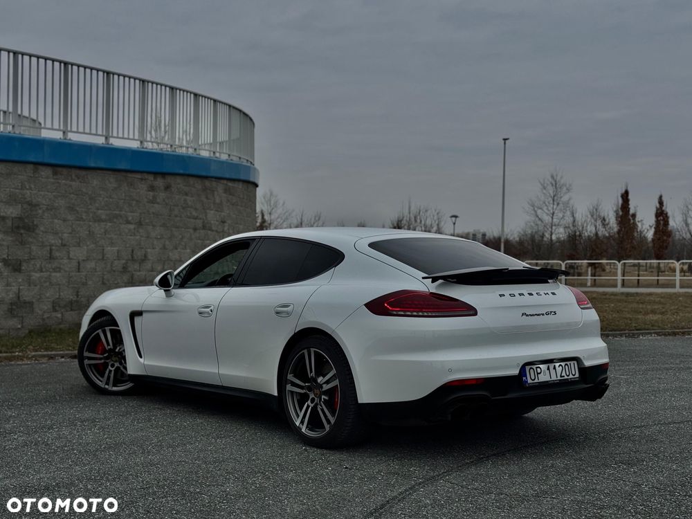 Porsche Panamera GTS - 4