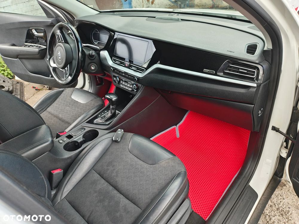 Kia Niro 1.6 GDI PHEV 2WD OPF Edition 7 - 25