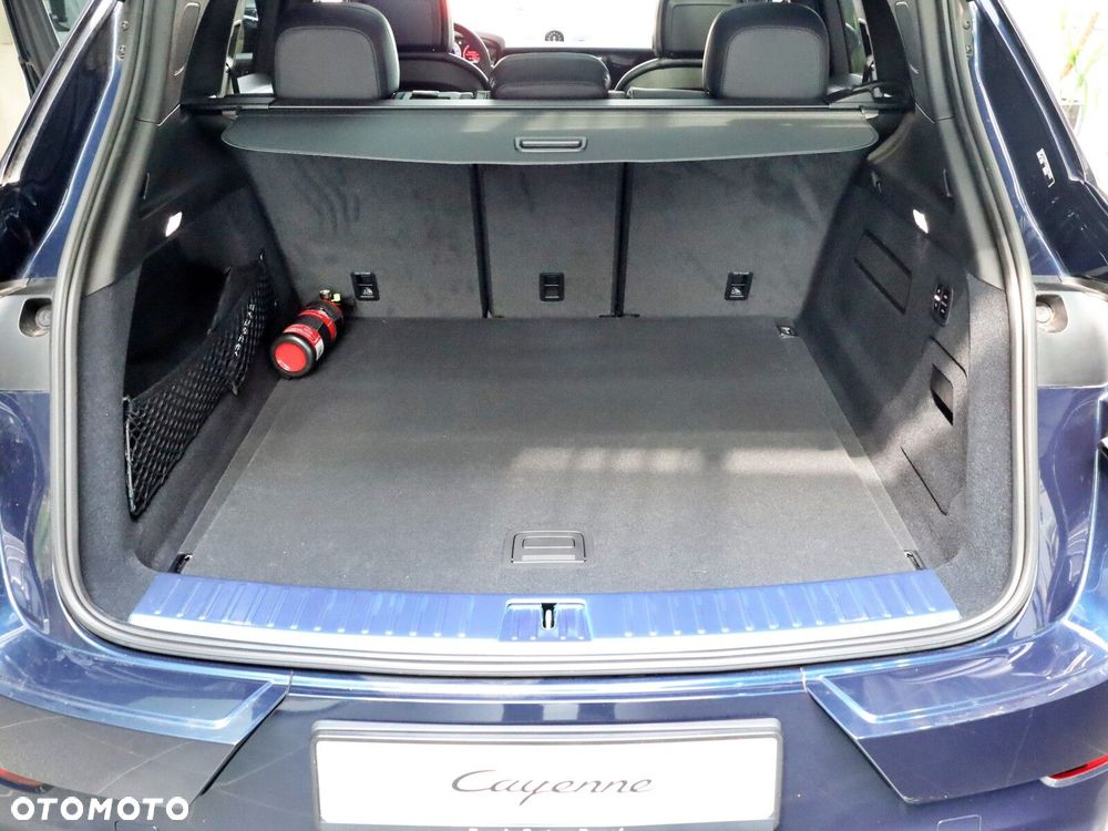 Porsche Cayenne - 32