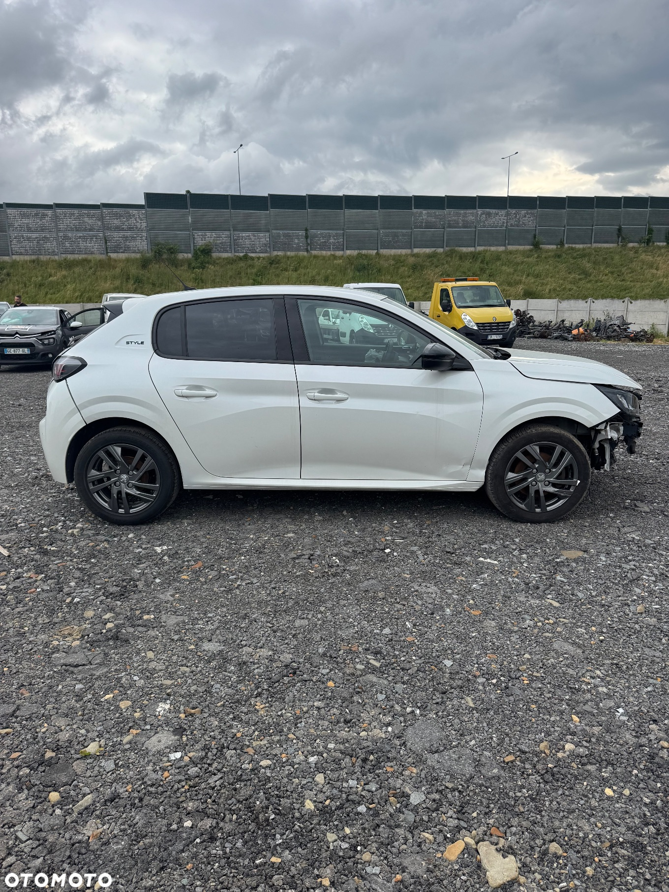 Peugeot 208 - 6