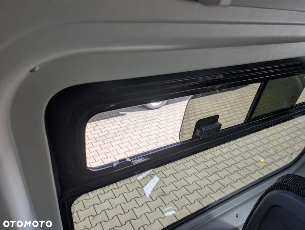 Mercedes-Benz Sprinter 517 - 27