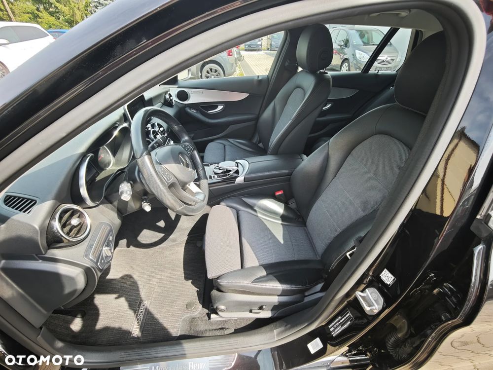 Mercedes-Benz Klasa C 180 9G-TRONIC - 18