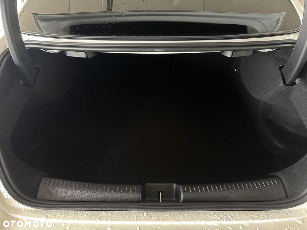Mercedes-Benz CLA - 26