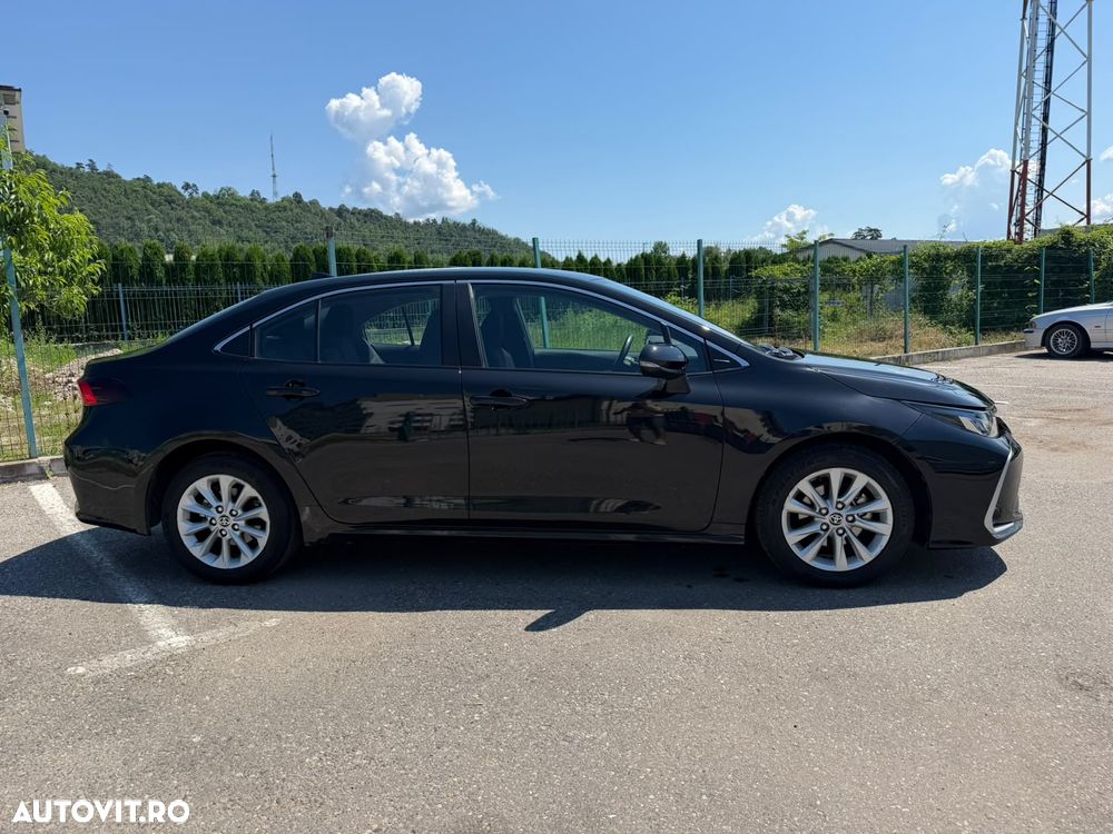 Toyota Corolla 1.8 HSD Business - 18