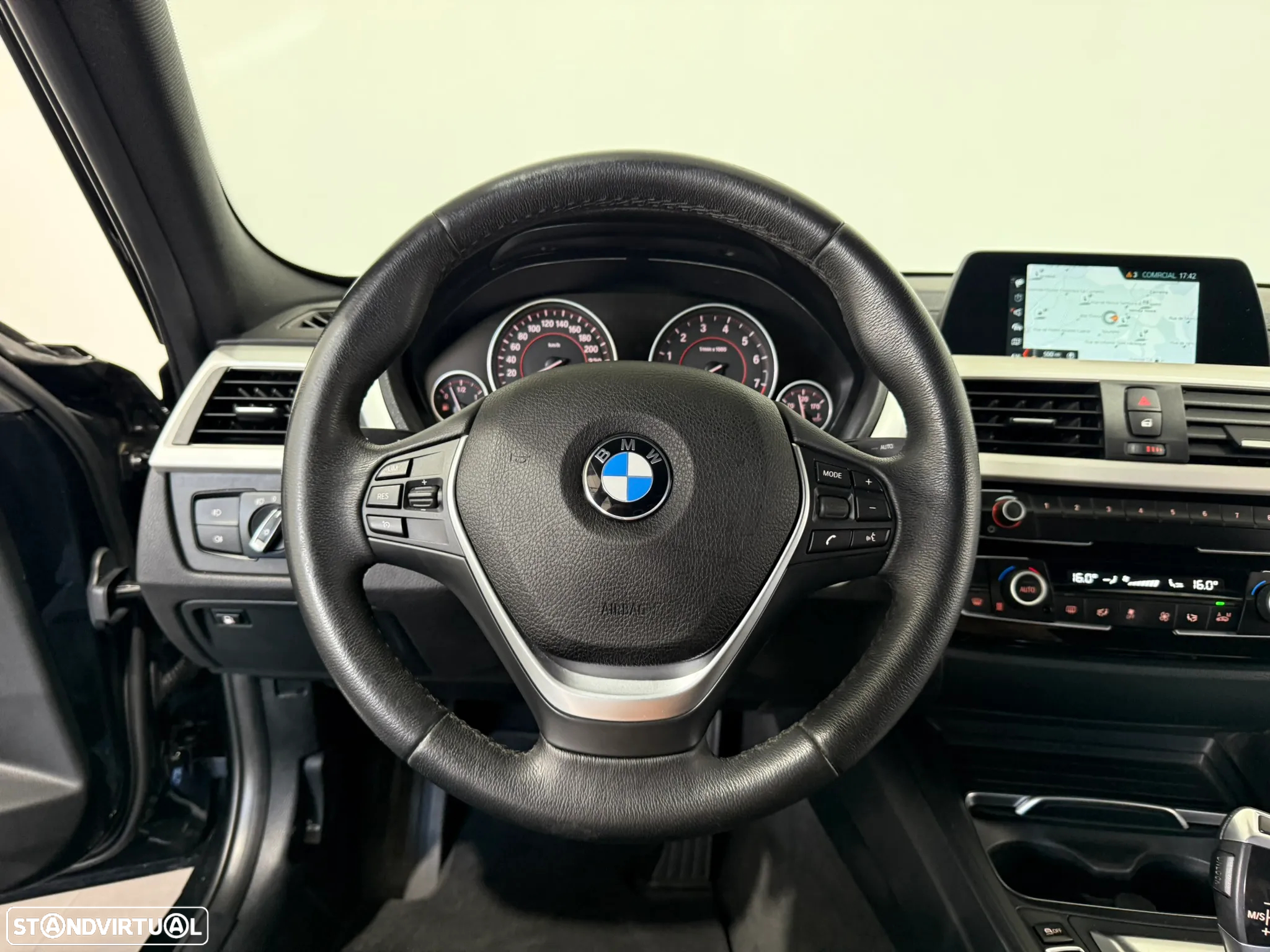 BMW 330 e iPerformance Line Sport - 24