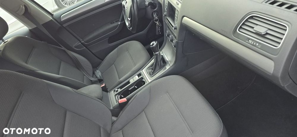 Volkswagen Golf - 29