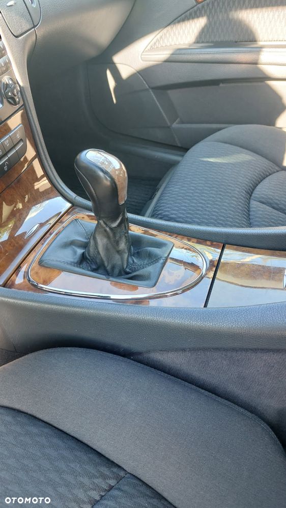 Mercedes-Benz Klasa E 240 Elegance - 19