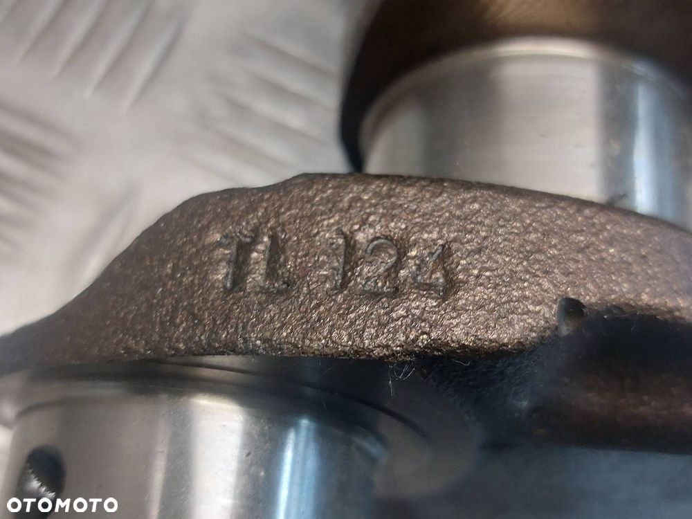 WAŁ KORBOWY SKODA FABIA I LIFT 04CD 1.2 12 V - 4