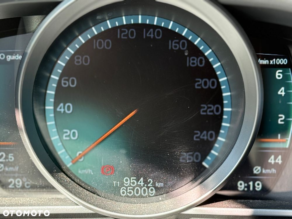 Volvo V40 T3 Momentum - 5