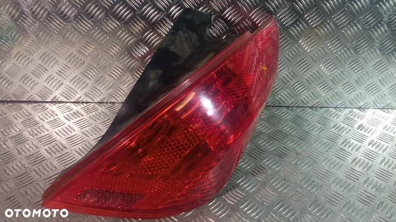LAMPA PRAWA TYLNA PEUGEOT 308 - 1