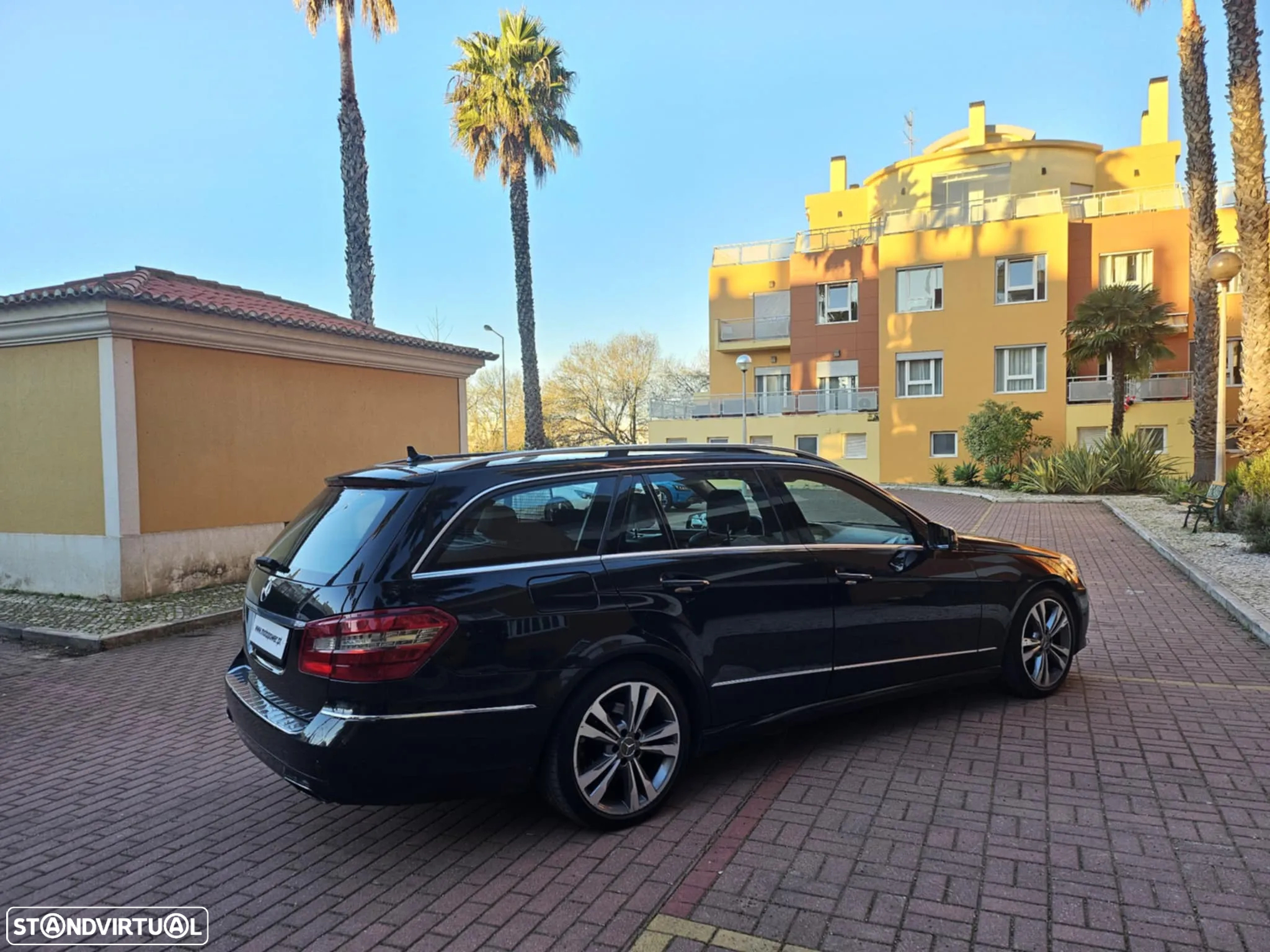 Mercedes-Benz E 220 BlueTEC Avantgarde Auto. - 3