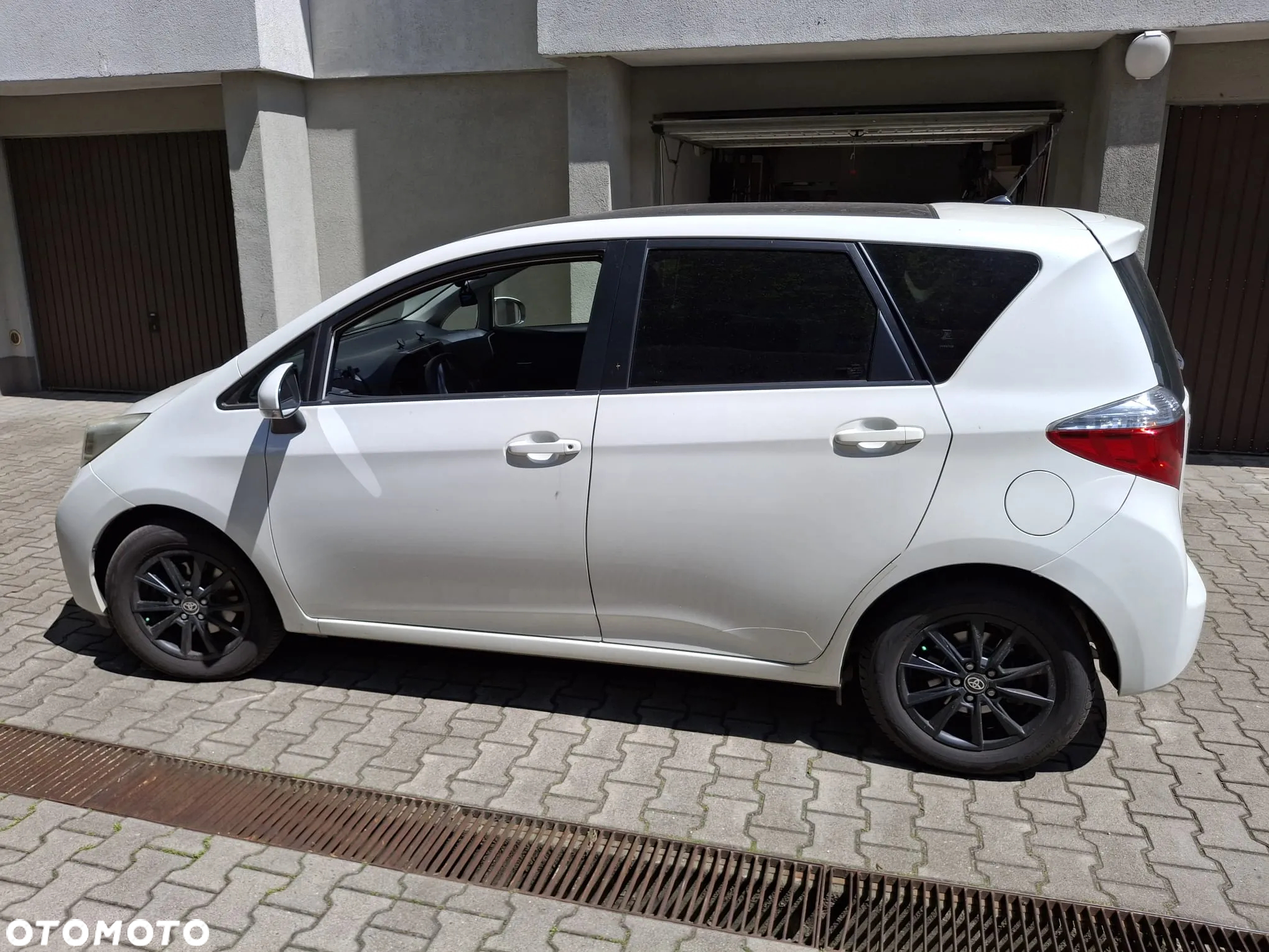 Toyota Verso S 1.4 D-4D Premium - 4