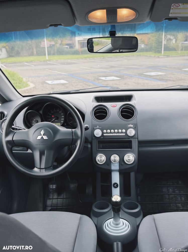 Mitsubishi Colt - 5