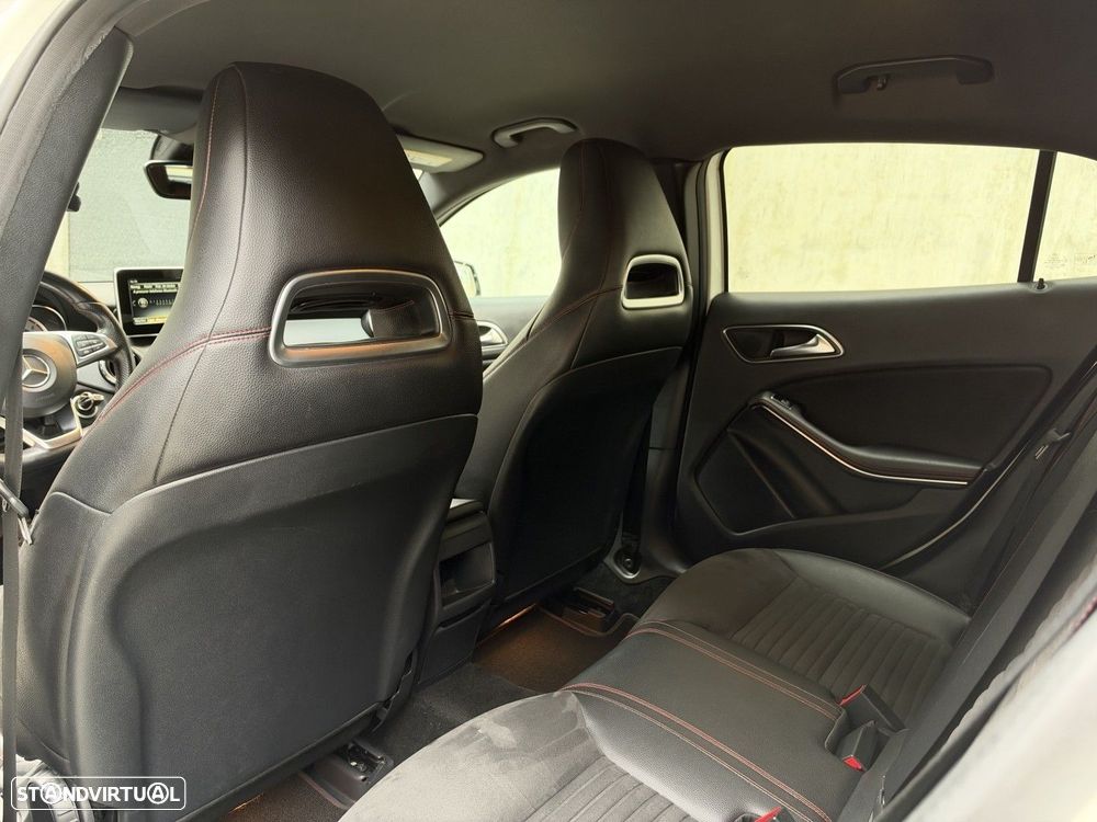 Mercedes-Benz GLA 200 CDi AMG Line - 14