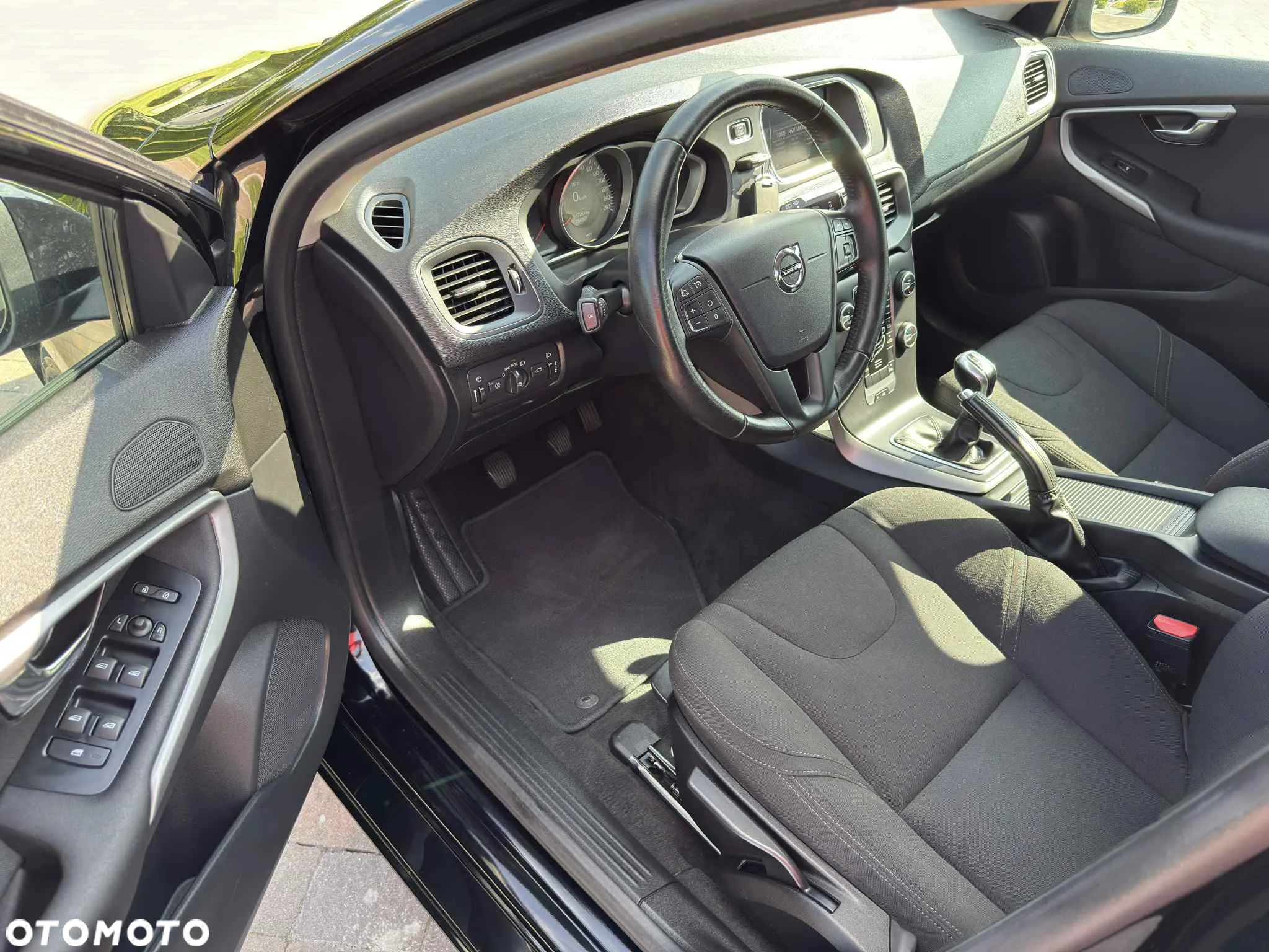 Volvo V40 - 18