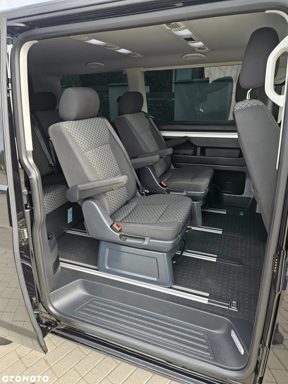 Volkswagen Multivan 2.0 TDI L1 Trendline DSG - 8