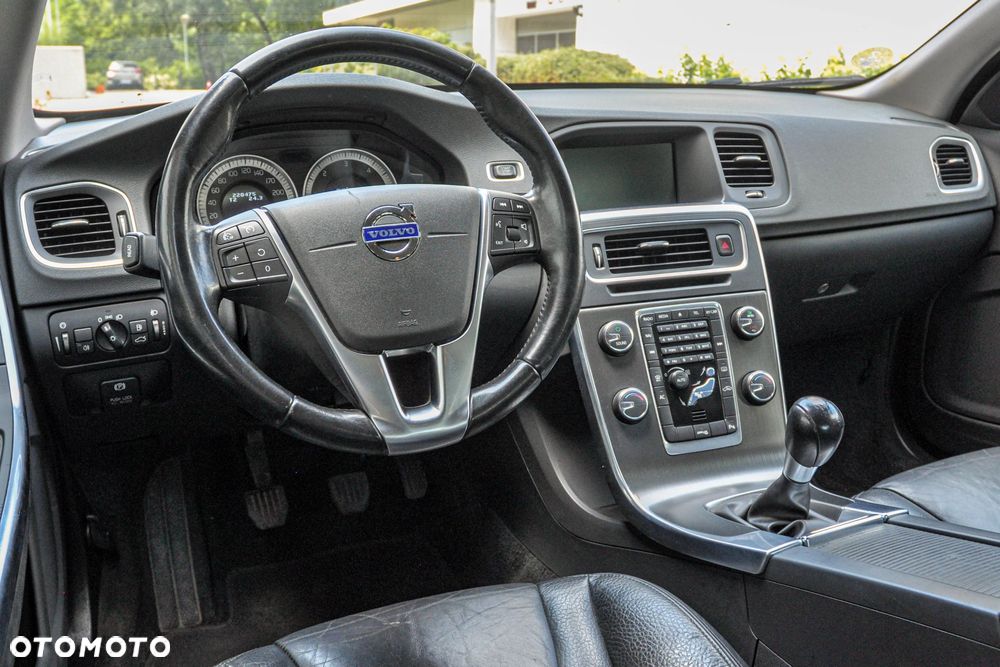 Volvo S60 D2 Momentum - 9