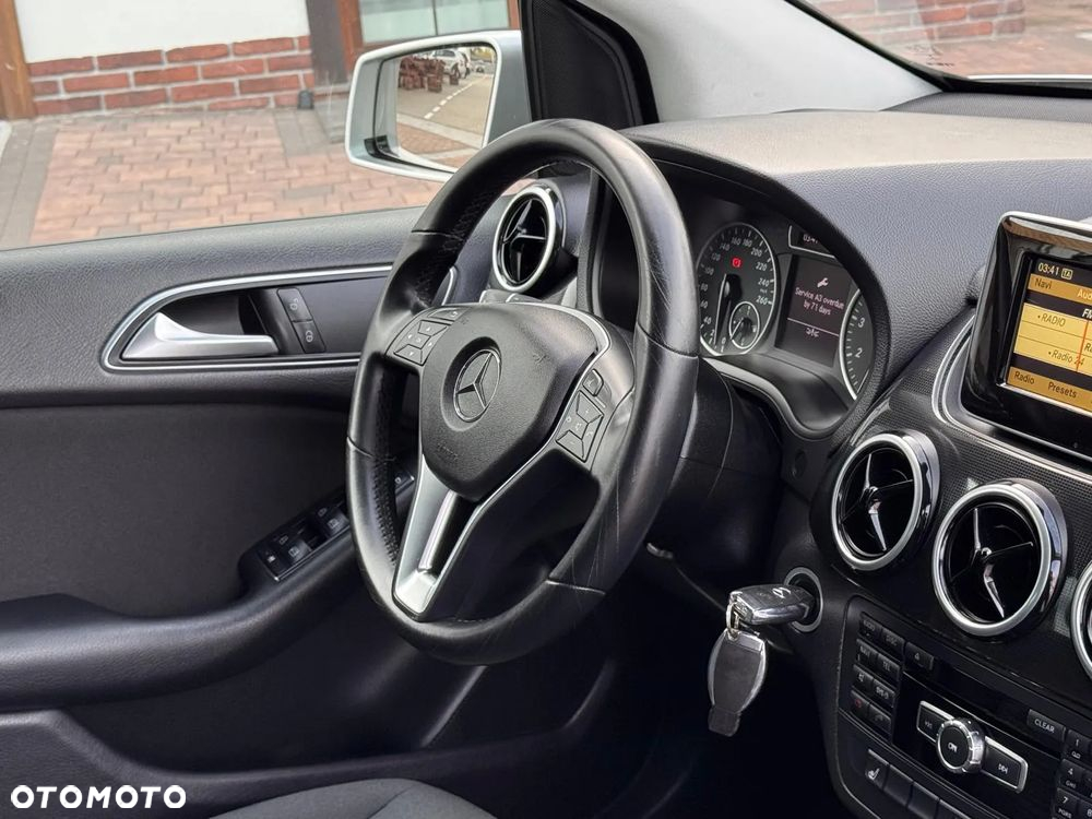 Mercedes-Benz Klasa B 180 (BlueEFFICIENCY) - 30