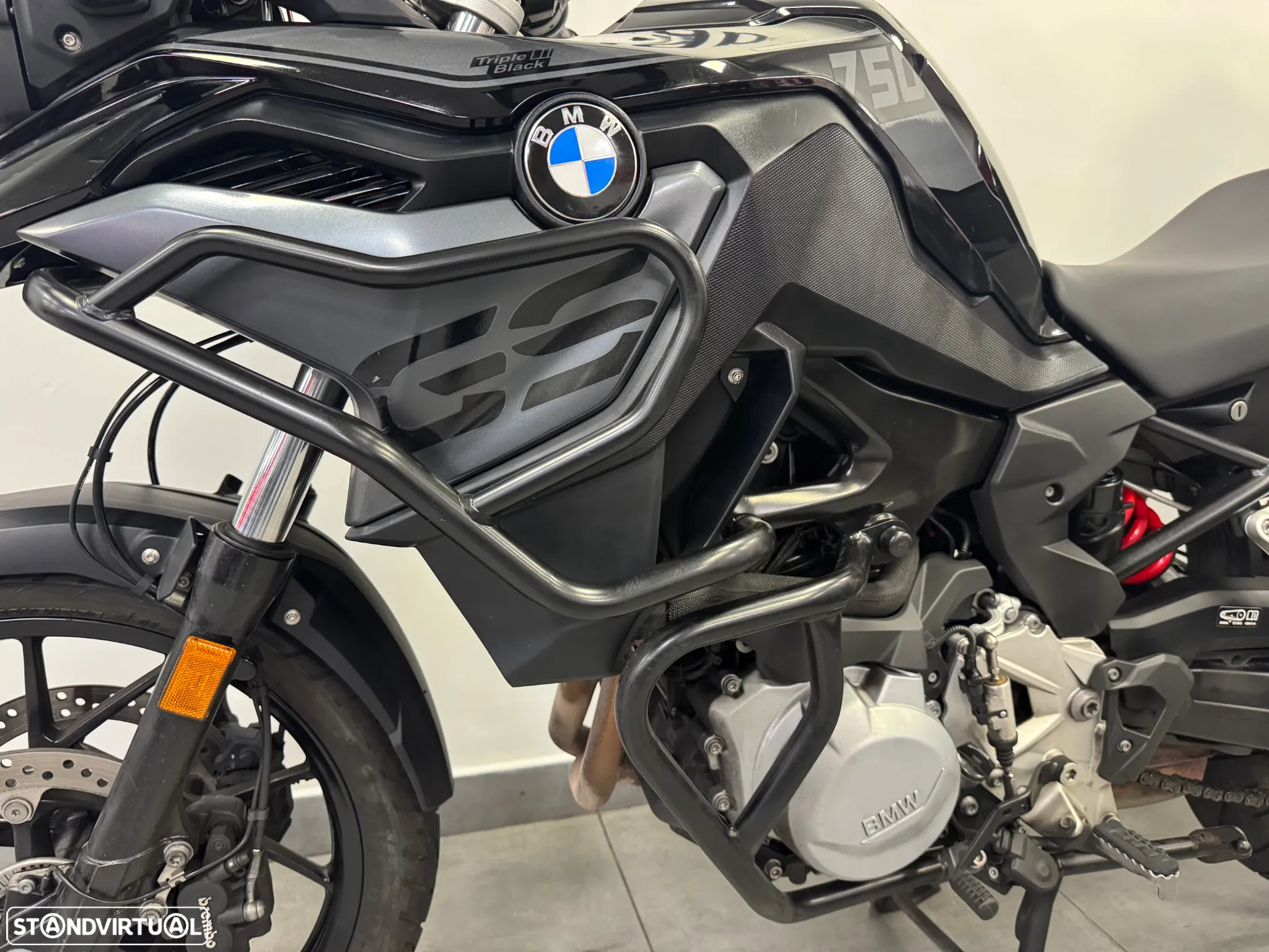 BMW F 750 GS Triple Black - 10