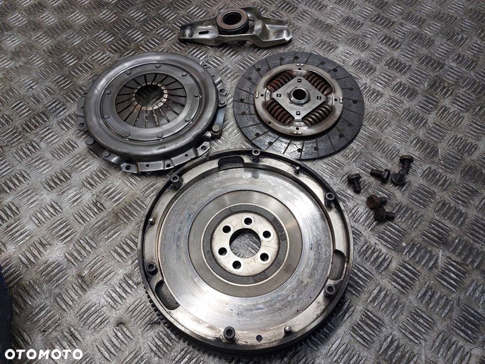 SPRZĘGŁO DOCISK ŁOŻYSKO KOŁO ZAMACHOWE VOLKSWAGEN PASSAT B5 2.0 8V - 1