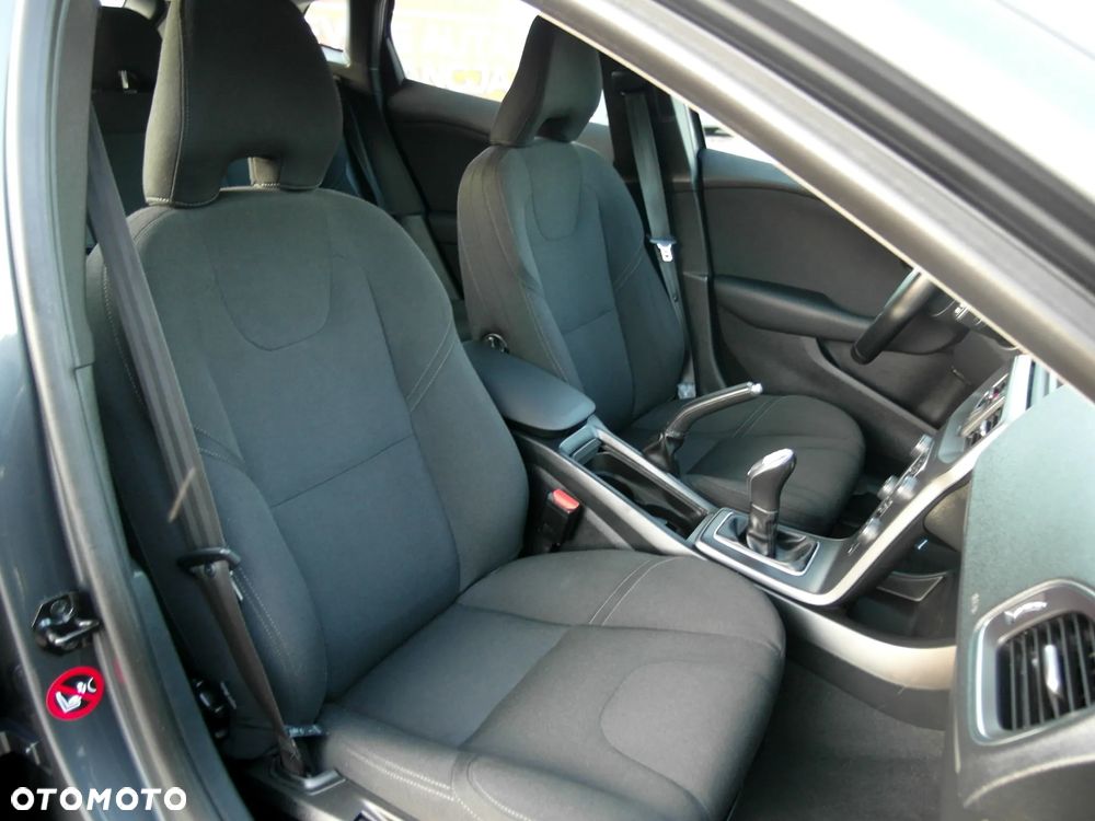 Volvo V40 D2 Kinetic - 20
