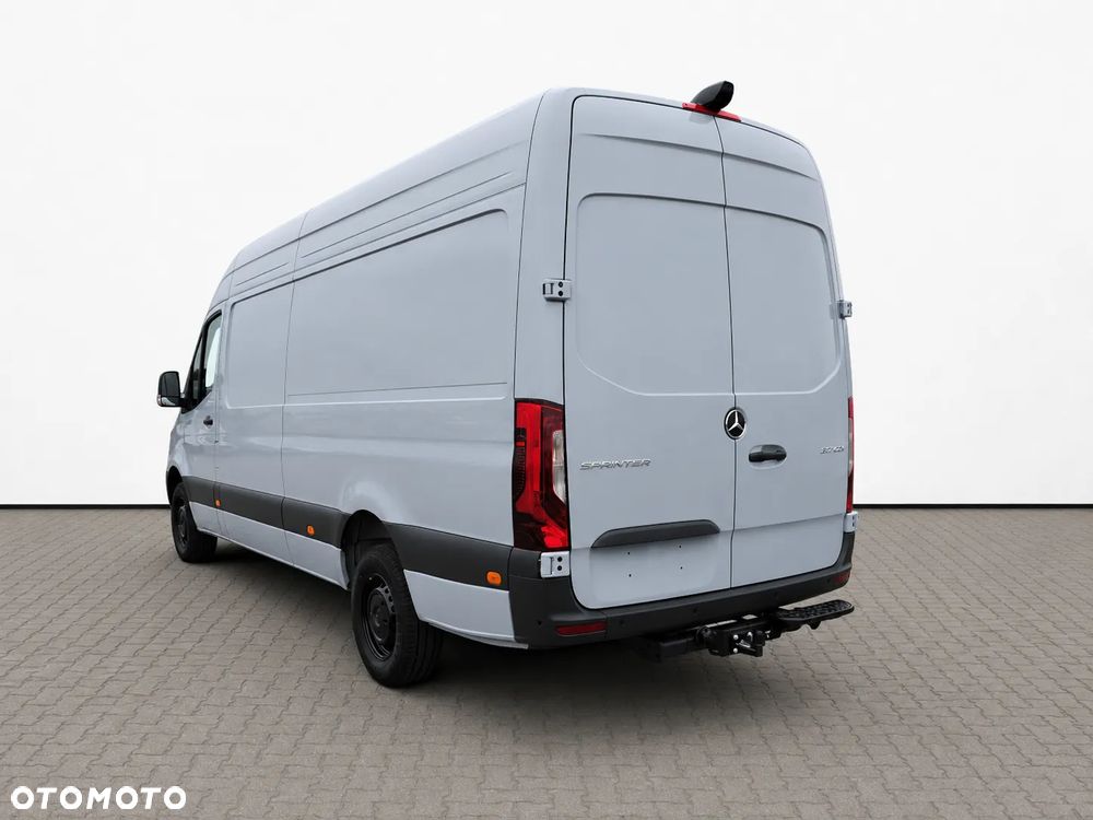 Mercedes-Benz Sprinter - 2